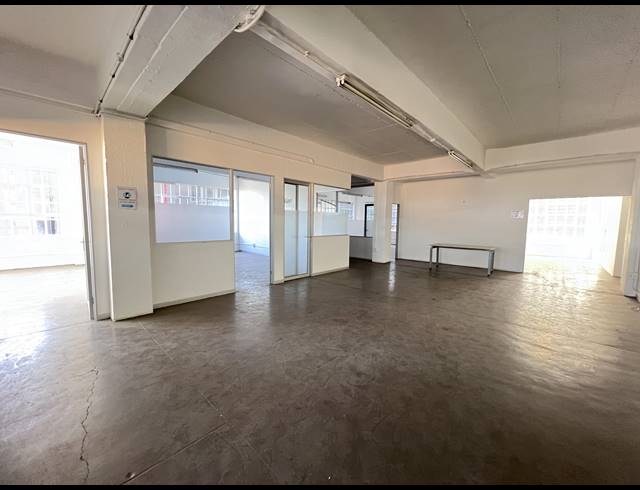 361M² OFFICE TO LET IN WOODSTOCK
